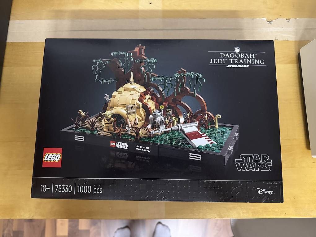 Kit di costruzioni: LEGO Star Wars 75330 – Usato da Luzern venduto da YvesX