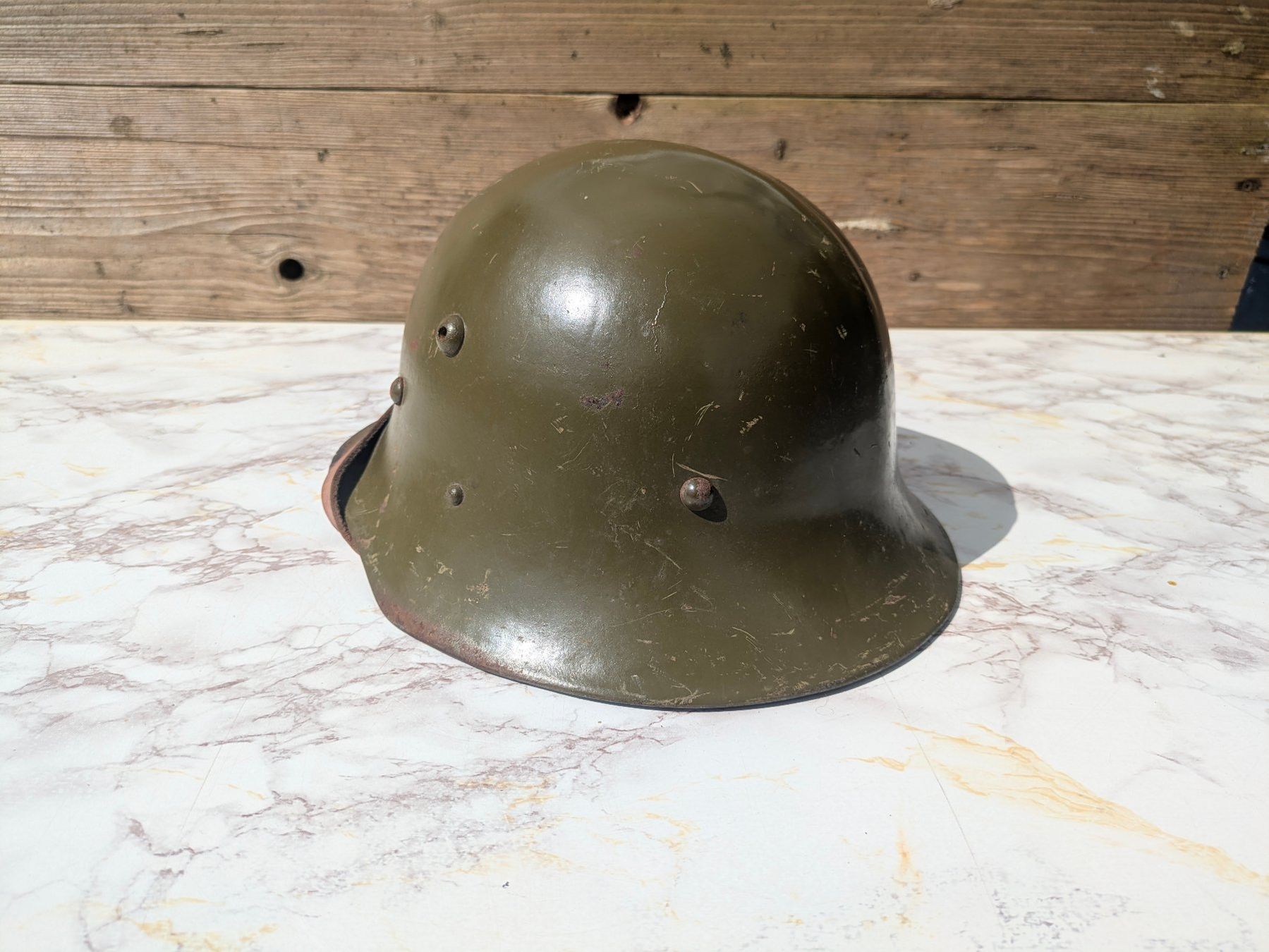 Uniformi & Effetti personali: Bulgarischer Stahlhelm M36 Typ A – Usato da Buttisholz venduto da SoldatenKammer 4