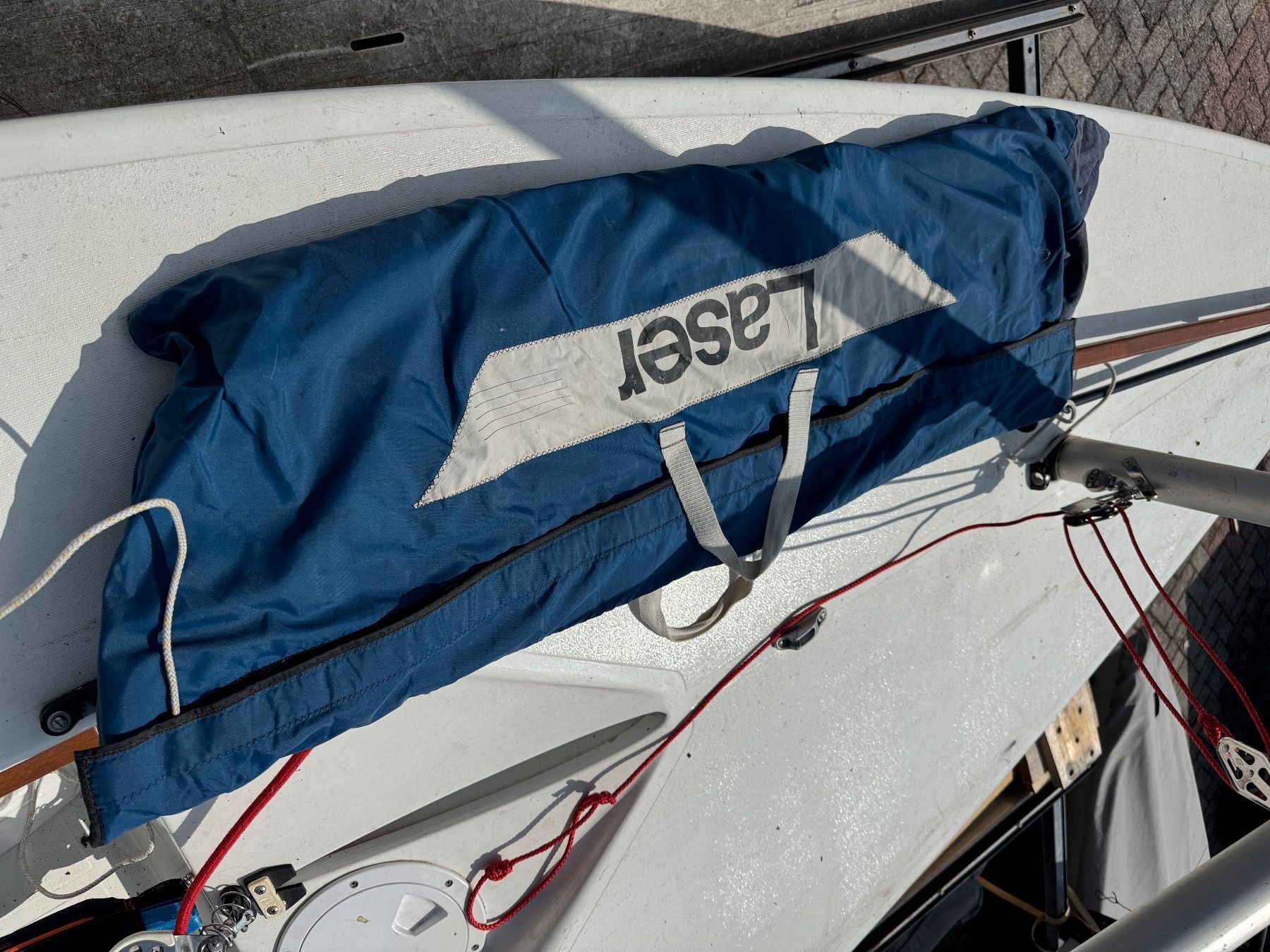 Laser Bateaux: Dériveur Laser complet avec sa voile 7m2 et accessoires – D'occasion à Pully par Sousmarinsegeln 5