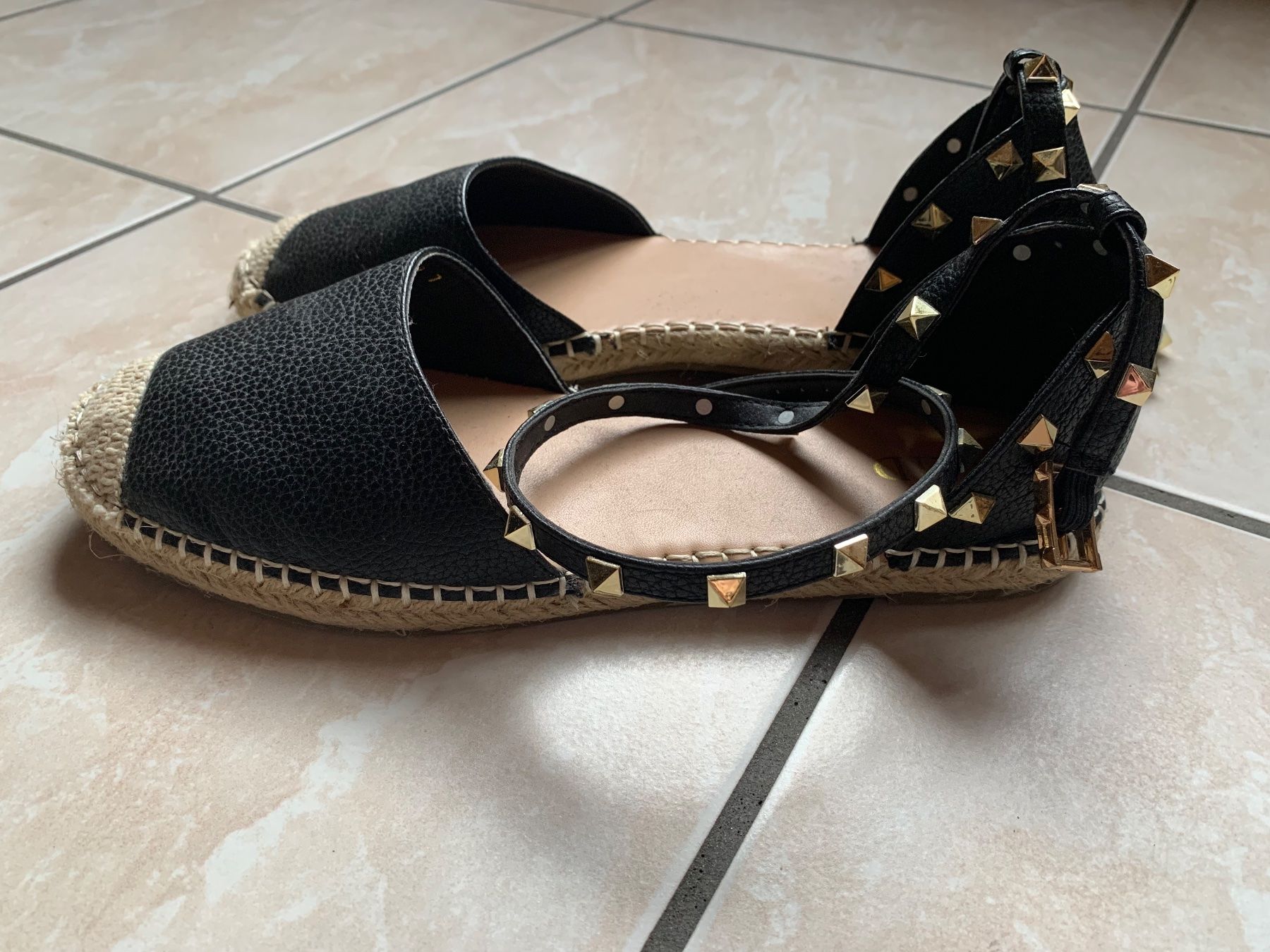 Scarpe da donna: Sandales fermées – Usato da Courrendlin venduto da loko2910 3