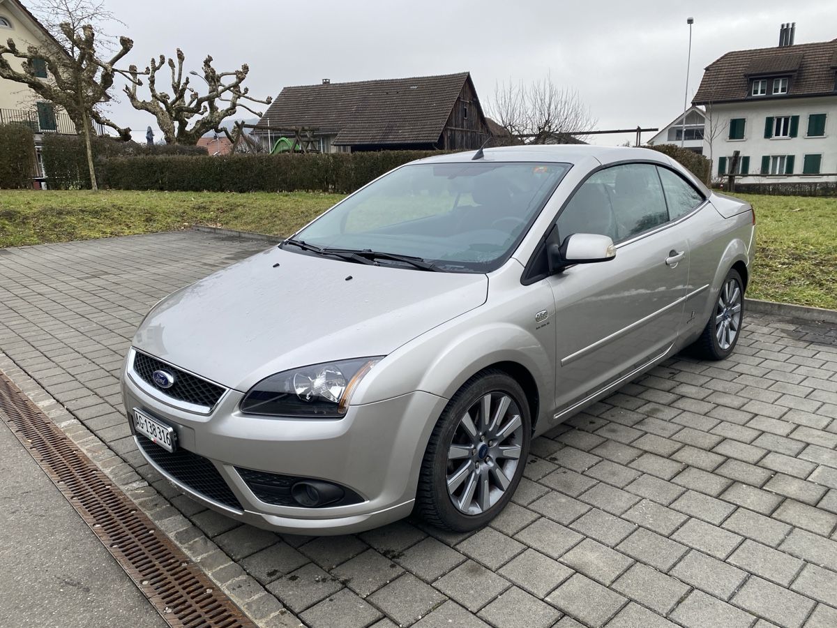 Ford Automobili: Ford Focus Cabriolet Silber guter Zustand – Usato da Mägenwil venduto da Limited07 1