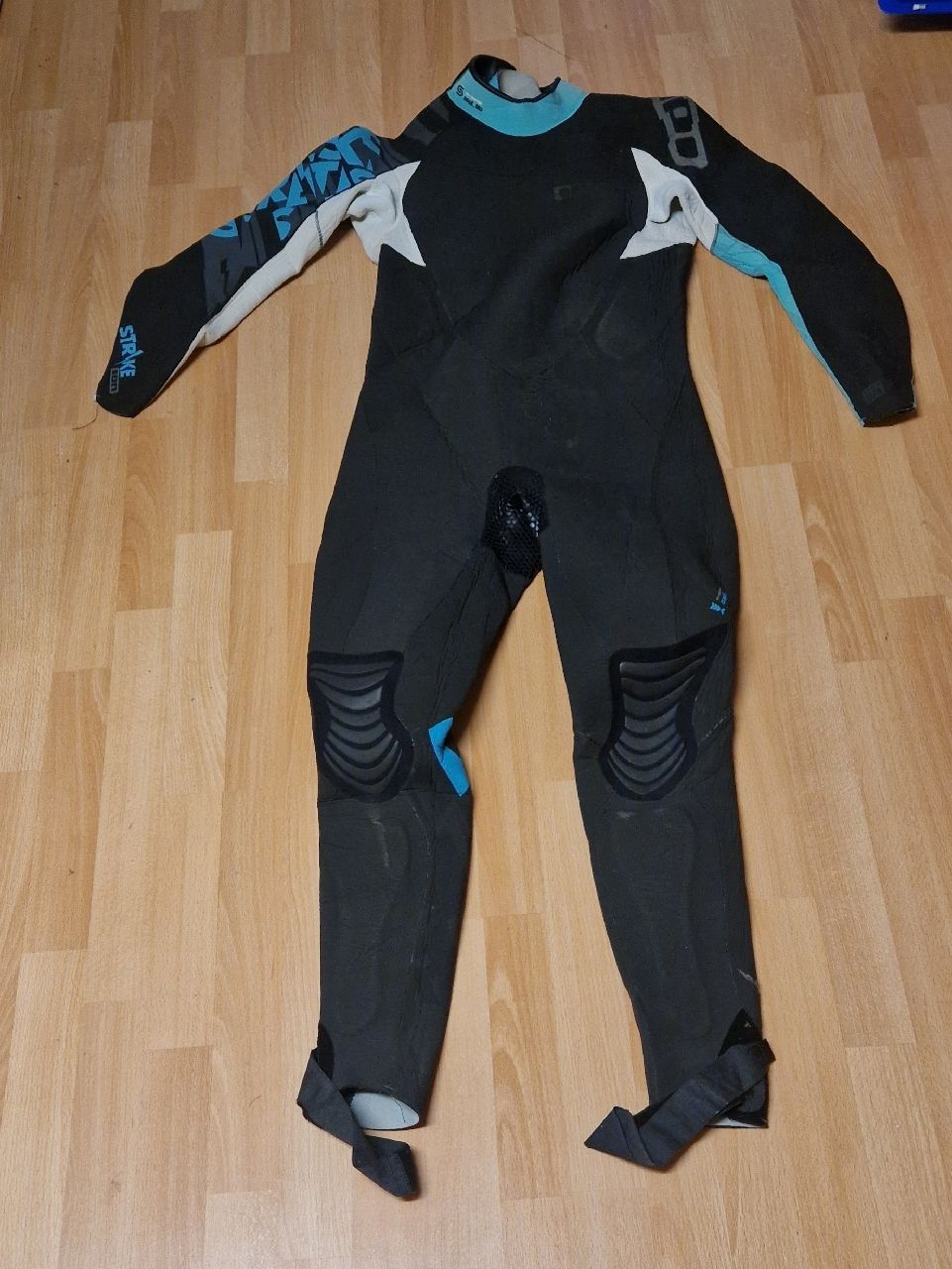 Surfboards & Schwimmbrette: ION Strike Wetsuit 5/4mm Langarm – Gebraucht aus Gasel von Waverider