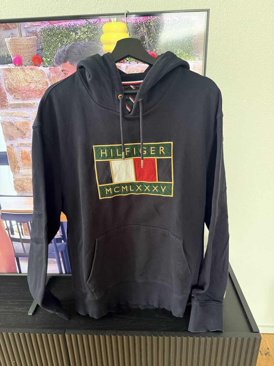 Tommy Hilfiger Pullover & Sweatshirts: Tommy Hilfiger Pullover XL – Gebraucht aus St. Gallen von zue_9mnd