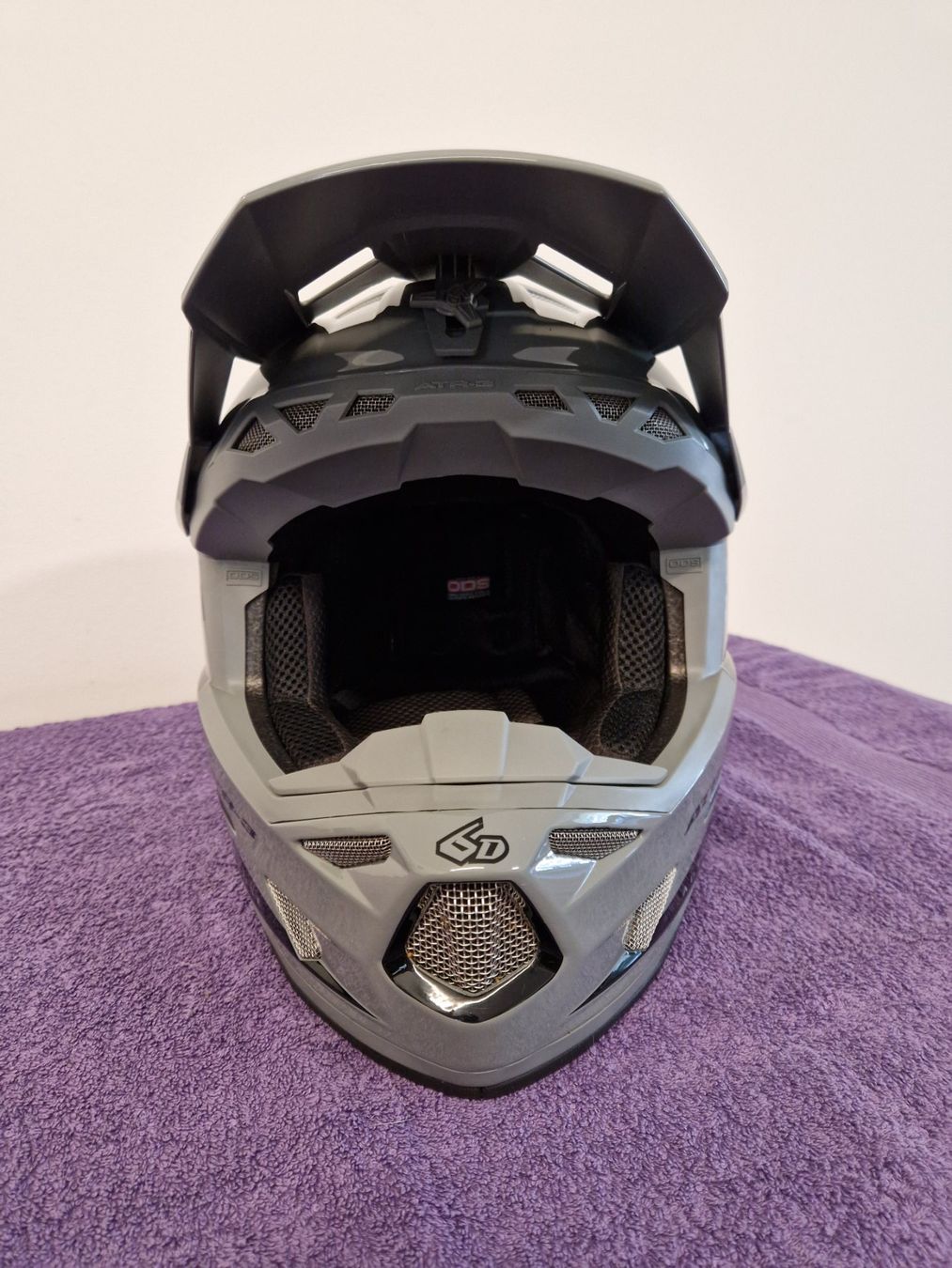 Casques & visières: Offroad-Helm 6D ATR-3 Hex, grau schwarz – D'occasion à Visp par eli.b. 2