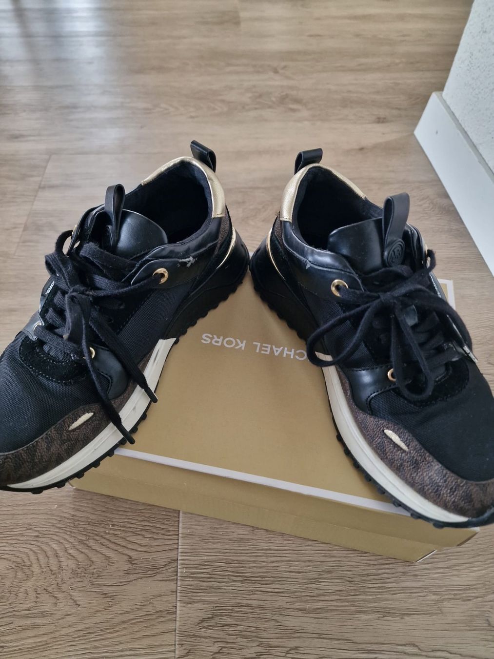 Michael Kors Scarpe da donna: Michael Kors Schuhe grösse 37 – Usato da Seftigen venduto da G00 3