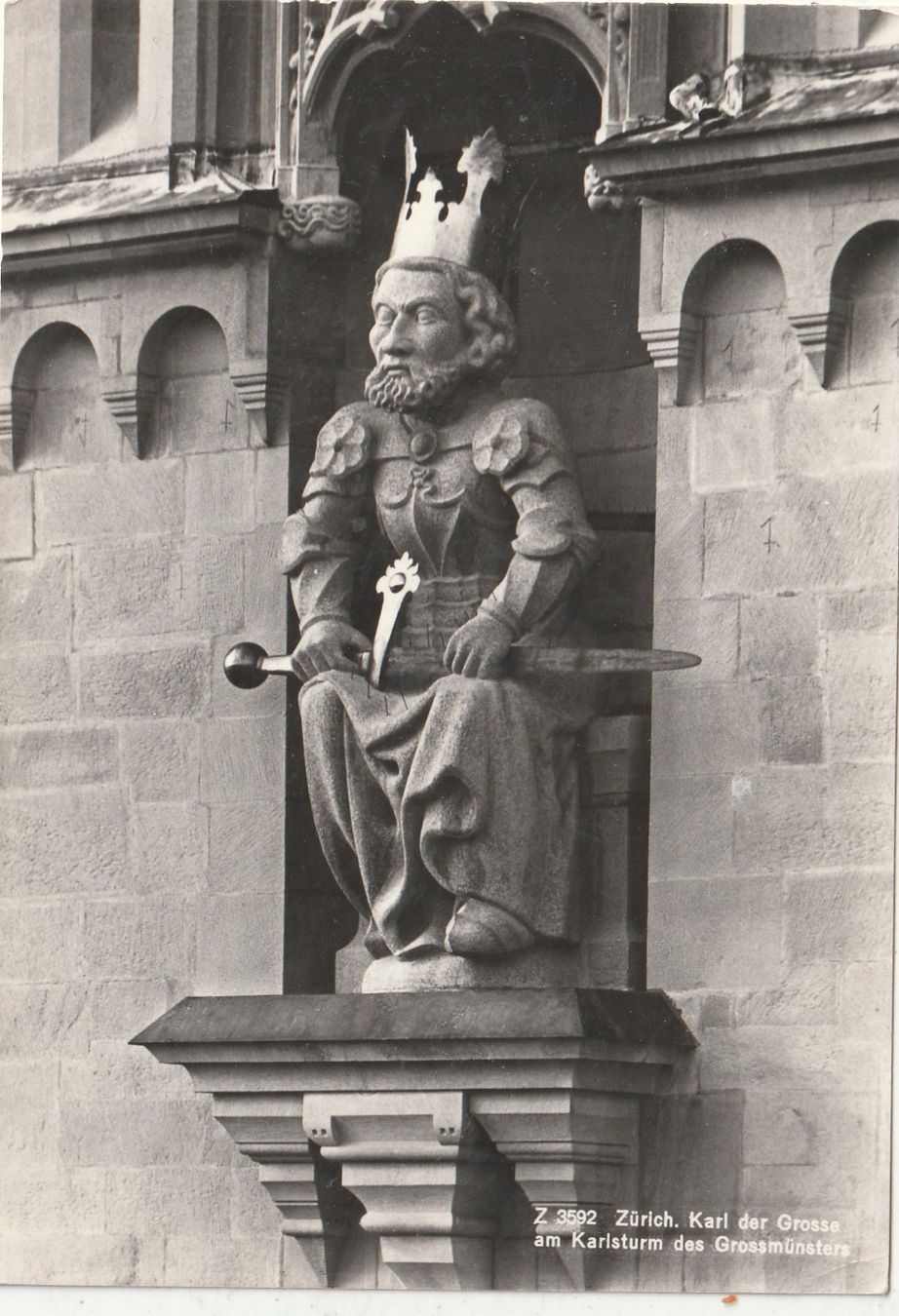 Cartes postales: Zürich Karl der Grosse – D'occasion à Lumbrein par made02