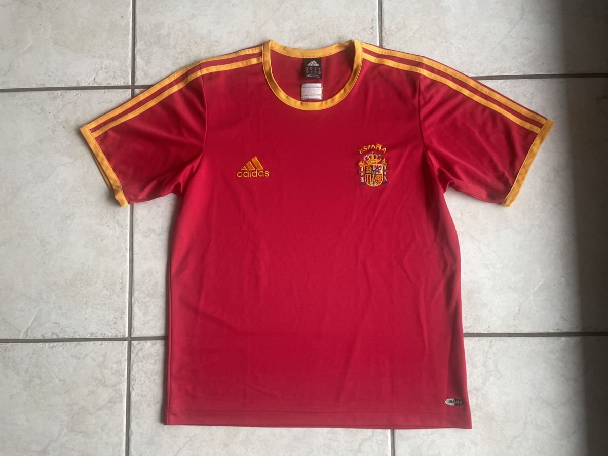 Adidas Canottiere & Pantaloni: Maillot Adidas Espagne Taille M – Usato da Vallamand venduto da Bricbracbroc82