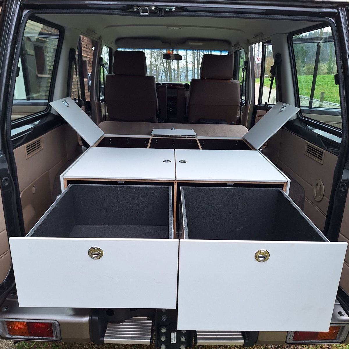 Mobilhome: Innenausbau Toyota – Usato da Engelburg venduto da scarr 4
