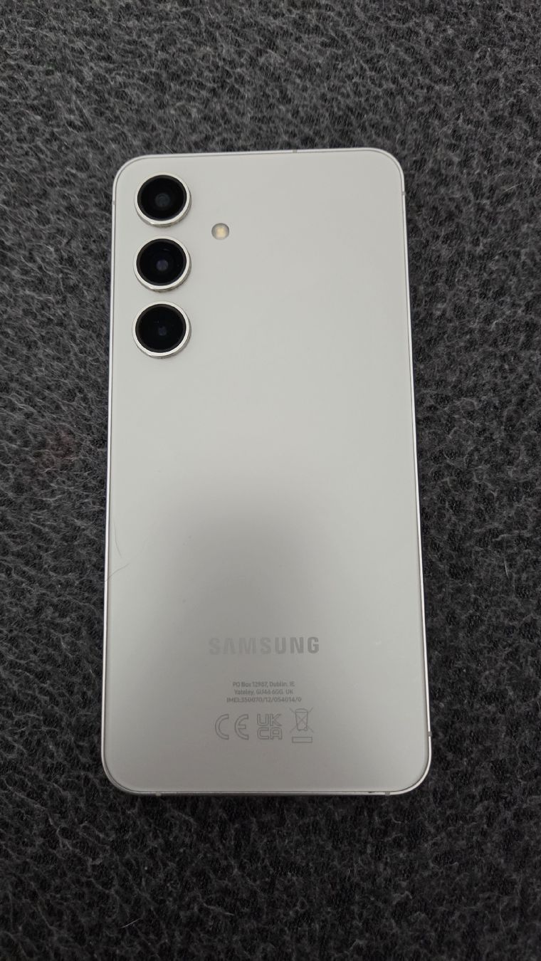Samsung Portables: Samsung Galaxy S24  – D'occasion à Hägglingen par LoneWolf86 1