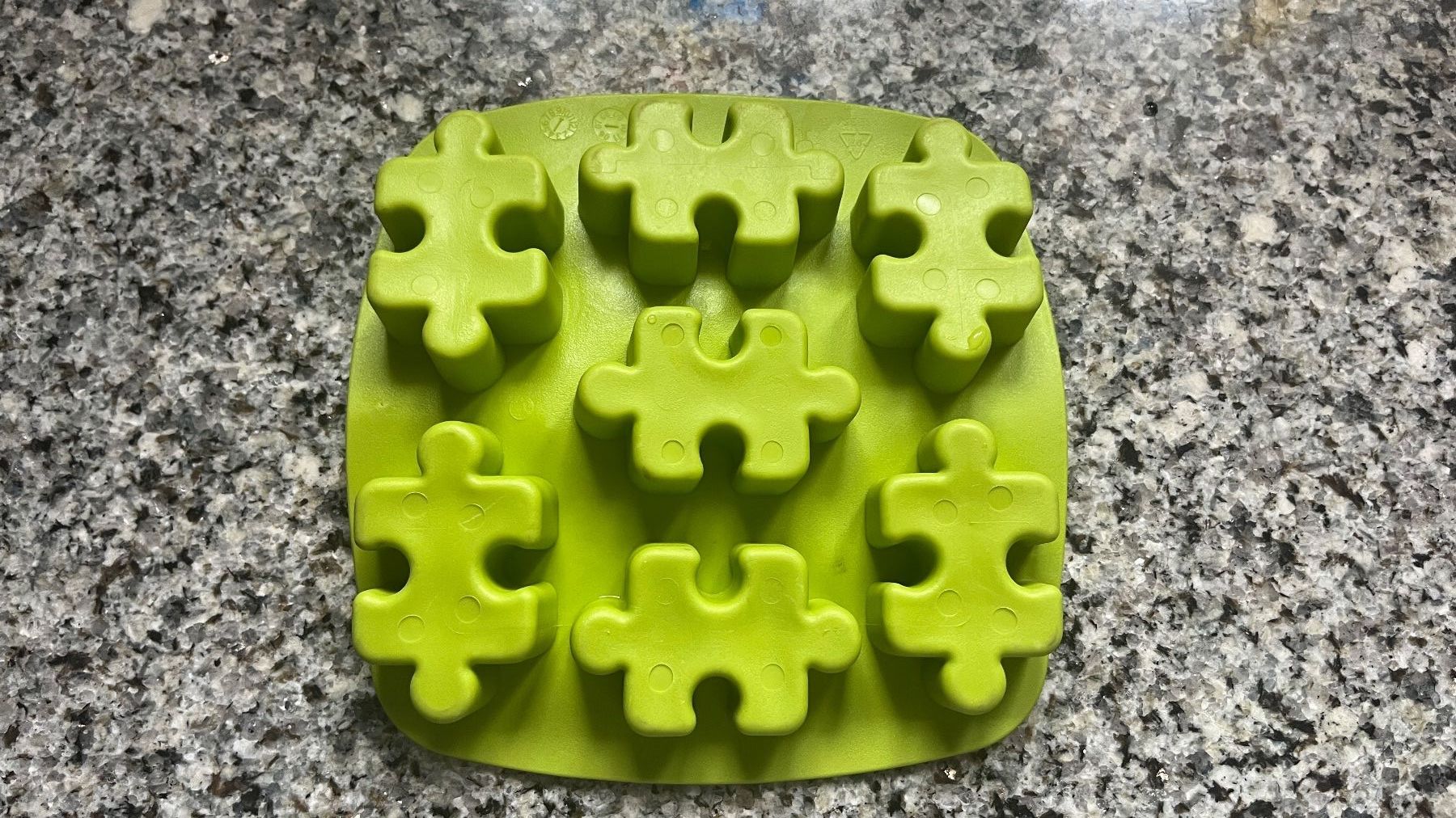 Ikea Recipients et similaires: Eisform - Puzzleteile – D'occasion à Meinisberg par nicht_neu_aber_ok