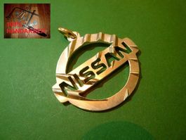 Nissan Schlüsselanhänger Handgesägt