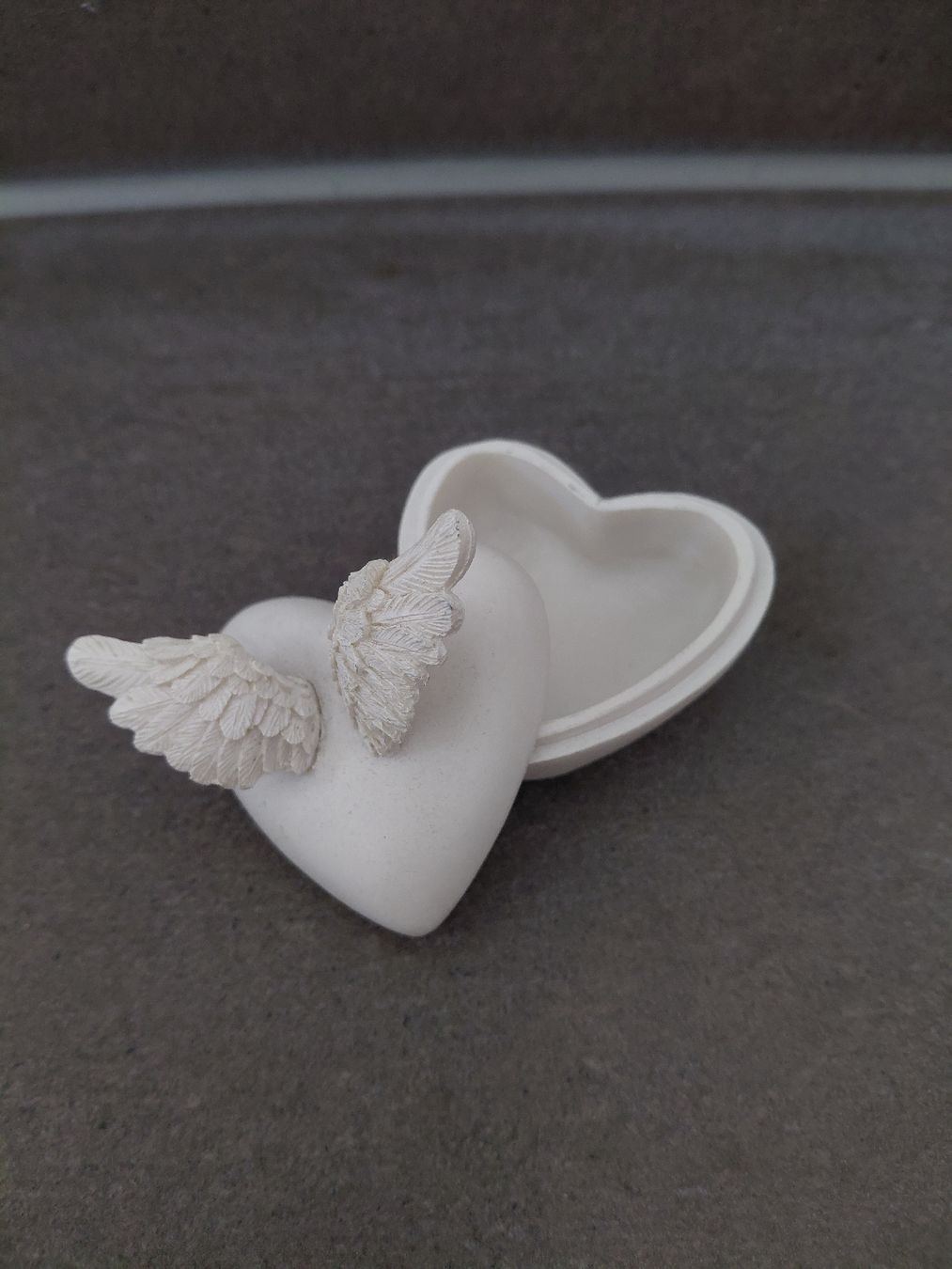 Tutte le decorazioni: Romantische Herz-Dose mit Flügel – Usato da Schötz venduto da chr_khn7