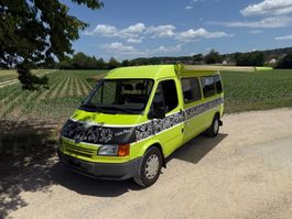 Ford Transit 150 L Camper leuchtgrün Keith Haring Design