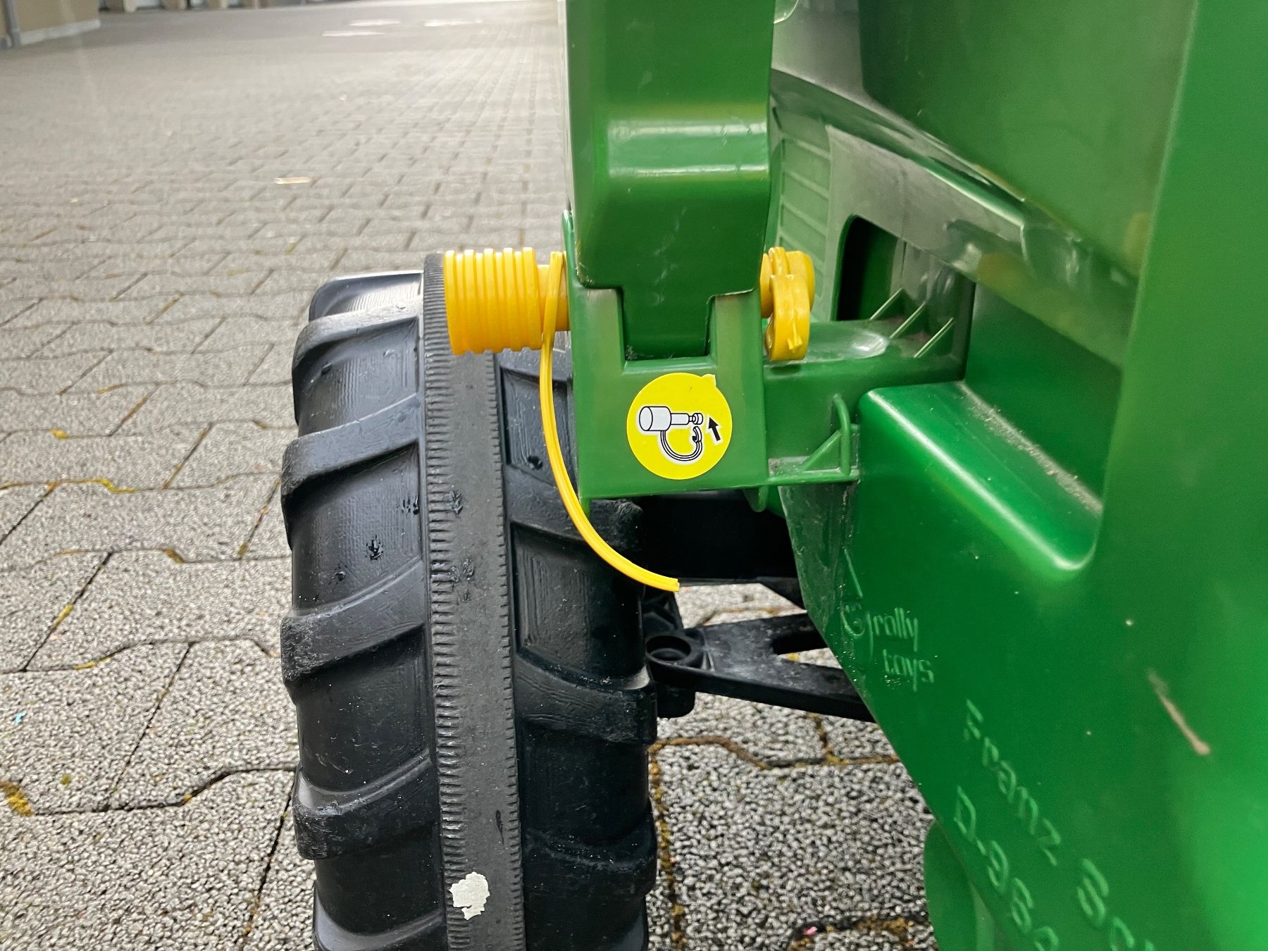 John Deere Véhicules pour enfants: Spielzeug-Traktor John Deere 7930 mit Frontschaufel – D'occasion à Sempach Station par Pipopipo 7