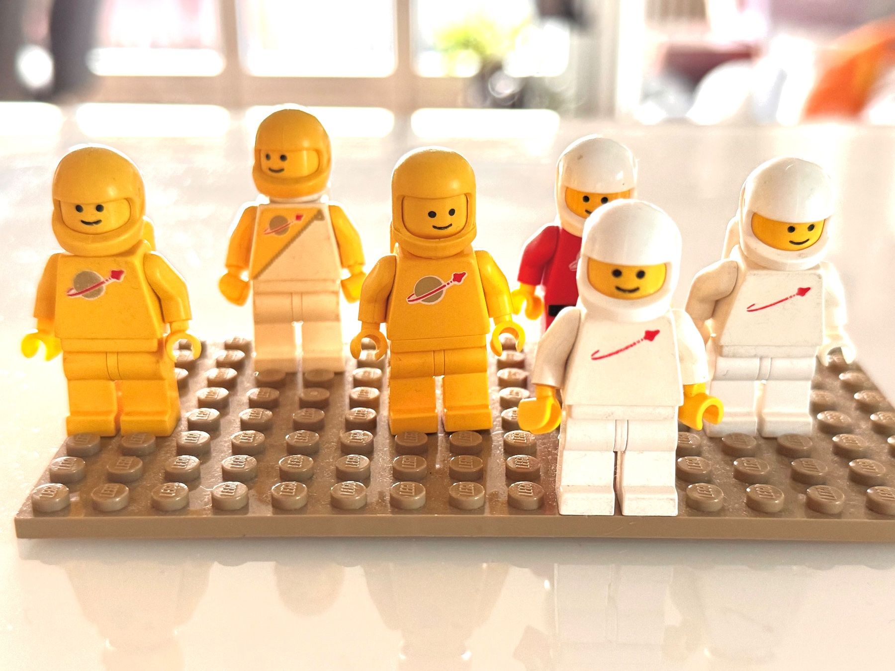 Lego Giocattoli: 6 LEGO Classic Space Astronauts – Usato da Allschwil venduto da Mauiprincess