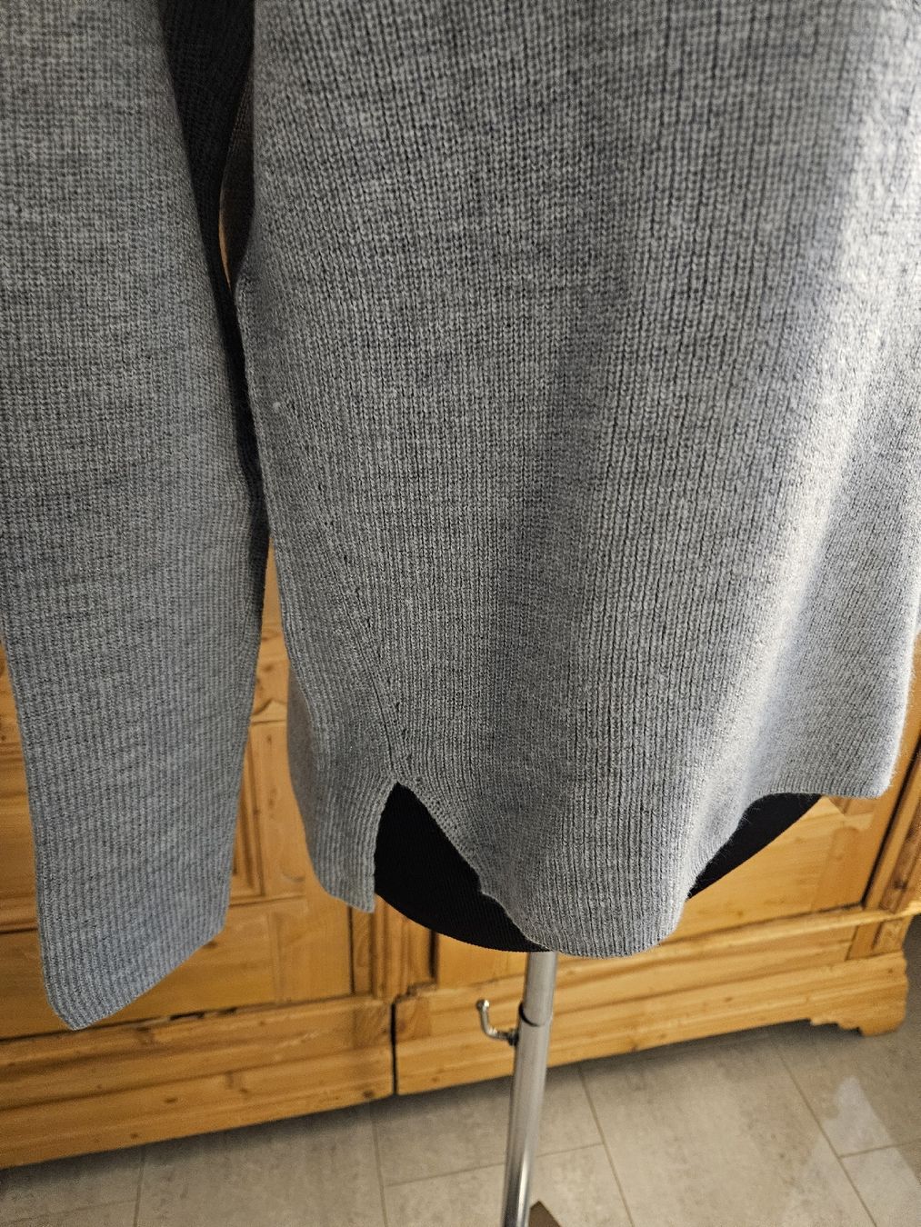 Maglioni & Felpe: schöner Pullover, Herzensangelegenheit – Usato da Wiesendangen venduto da Sinhuk 1