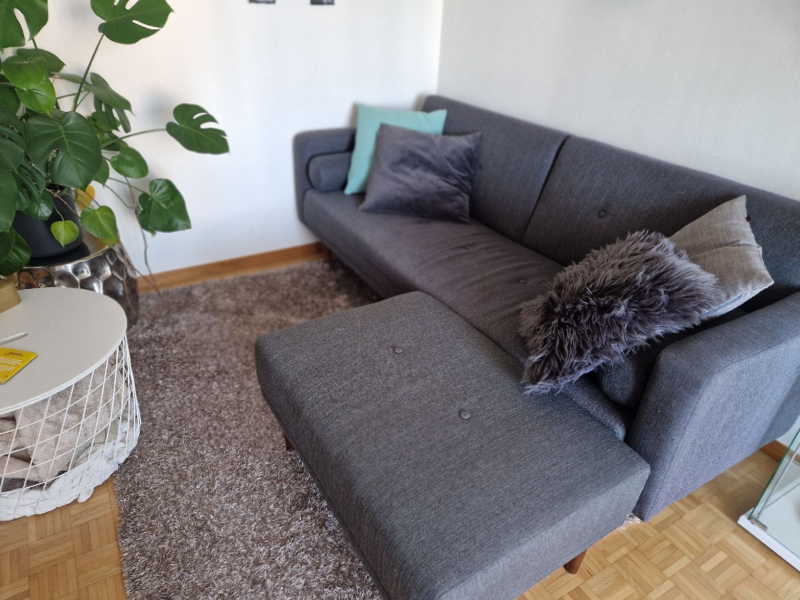 Divani: Sofa mit Hocker dunkelgrauer Stoff – Usato da Bäretswil venduto da alc_5c6l 2