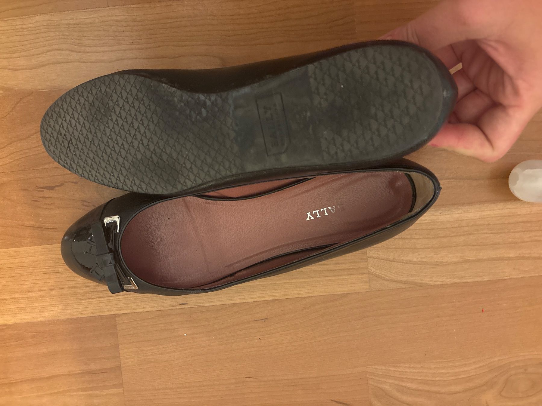 Bally Damenschuhe: 4 Paare Bally Schuhe – Gebraucht aus Küsnacht ZH von zuriz 4