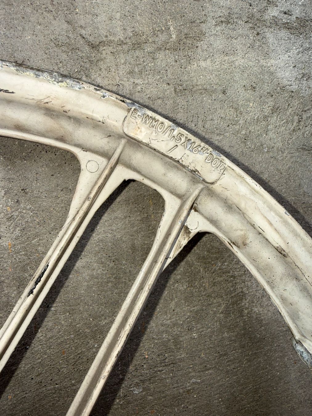 Fantic Parti ricambio per ciclomotori: Fantic Issimo Mofa Gussfelgen Vorderrad – Usato da Fahrni b. Thun venduto da berger_tuning34 2