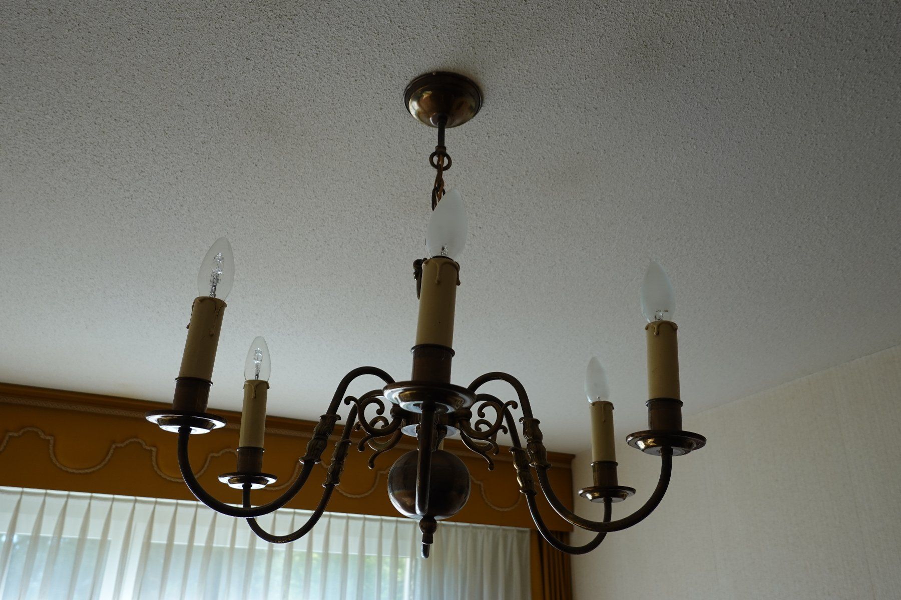Lampadari & plafoniere: Vintage Kronleuchter aus Messing – Usato da Horw venduto da Kiriku0