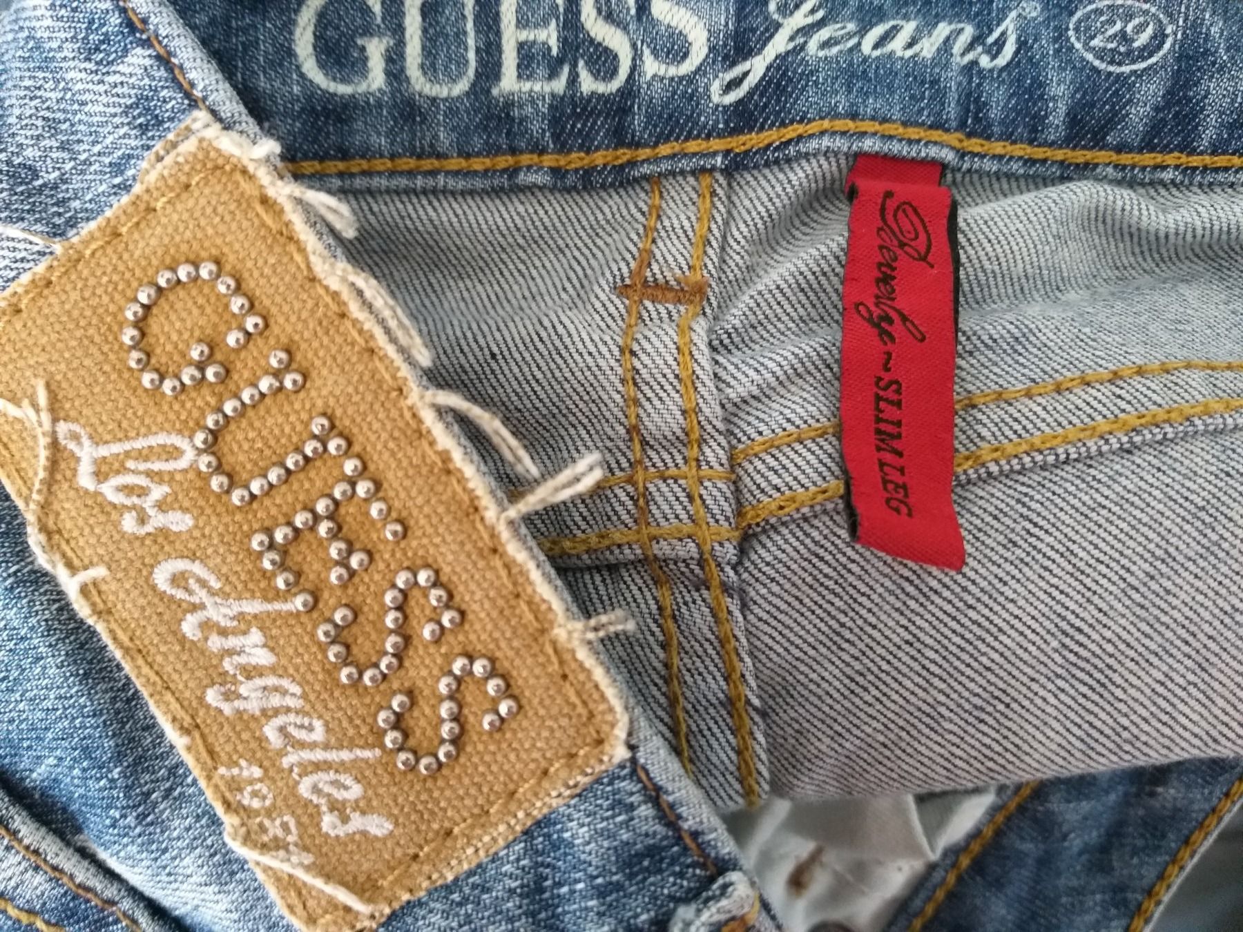 Guess Jeans: GUESS Jeans BEVERLY SLIM-LEG taille / Grosse 29 – Usato da Cossonay-ville venduto da Super-Price-Quality 9
