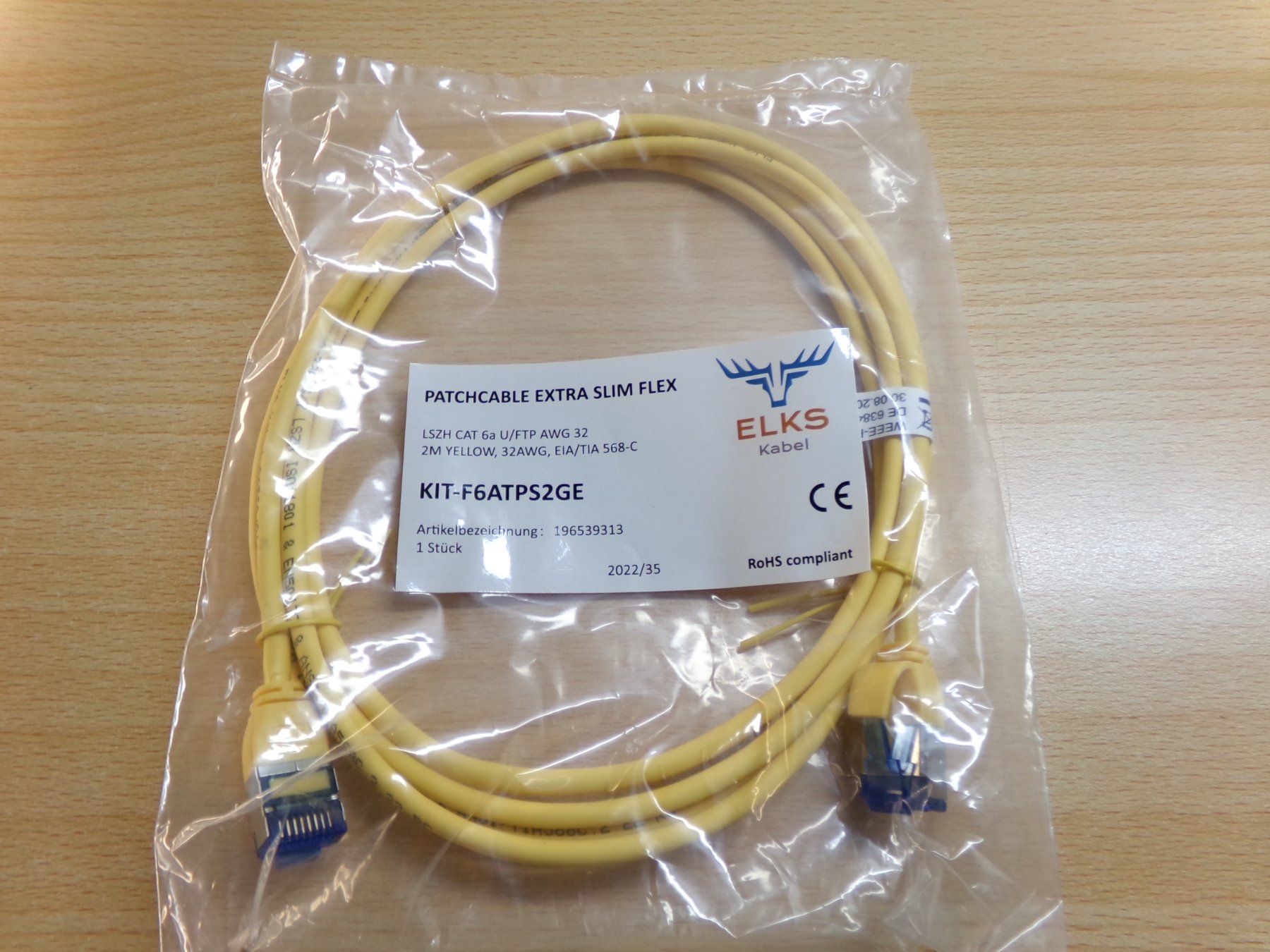 Câbles: Patchkabel Cat 6a gelb 2m – Neuf avec emballage d'origine à Hombrechtikon par HGK50