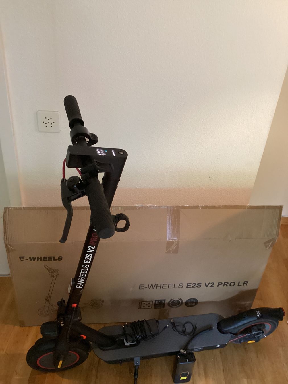 Kickboard: E-Wheels E2S V2 Pro LR - Monopattino elettrico - Ottimo! – Usato da Zürich venduto da valentain 1