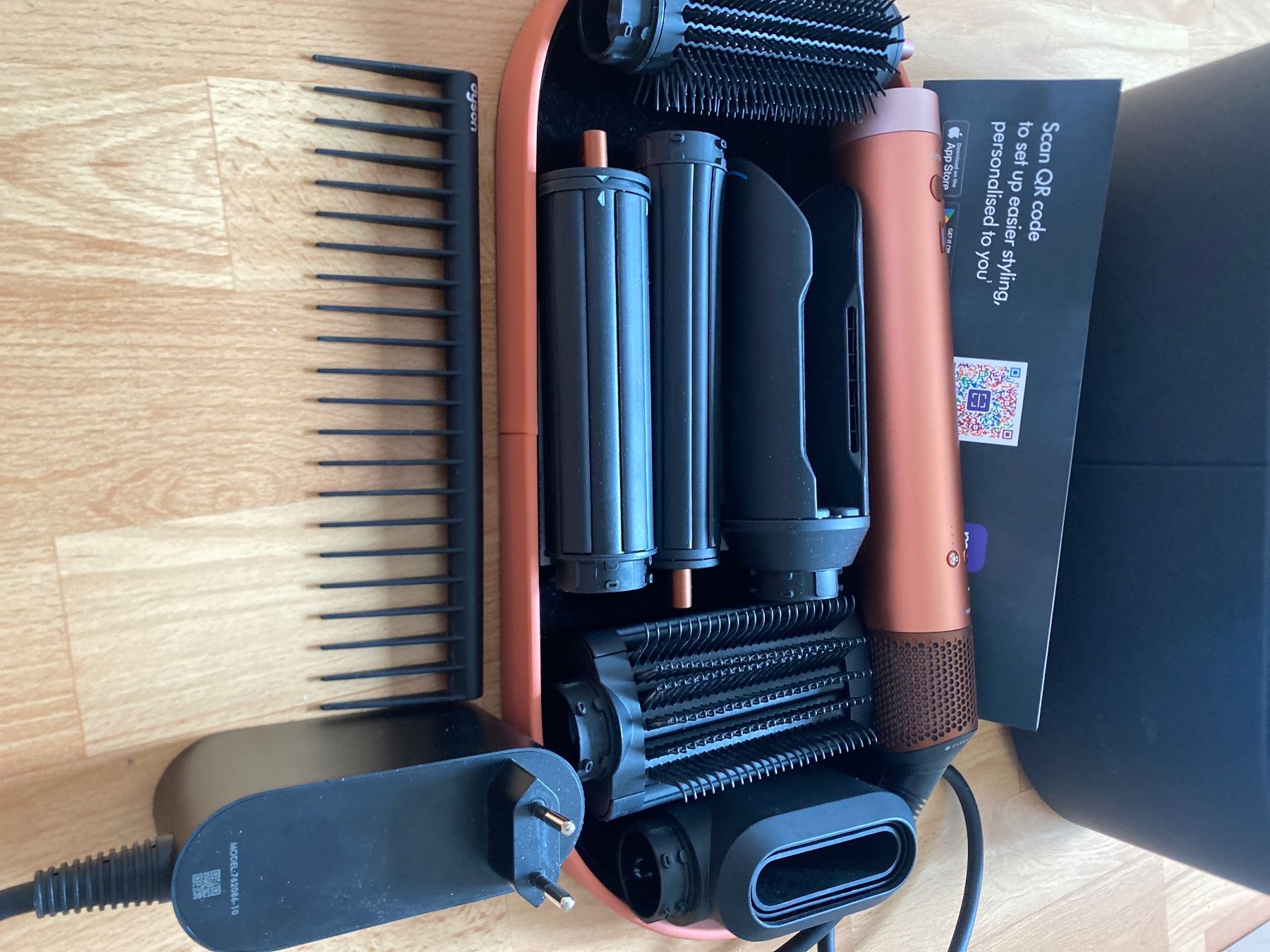 Dyson Asciugacapelli: Dyson Airwrap Co-anda2x brand new, barely used – Nuovo (secondo la descrizione) da St. Gallen venduto da ish_jl6m 2