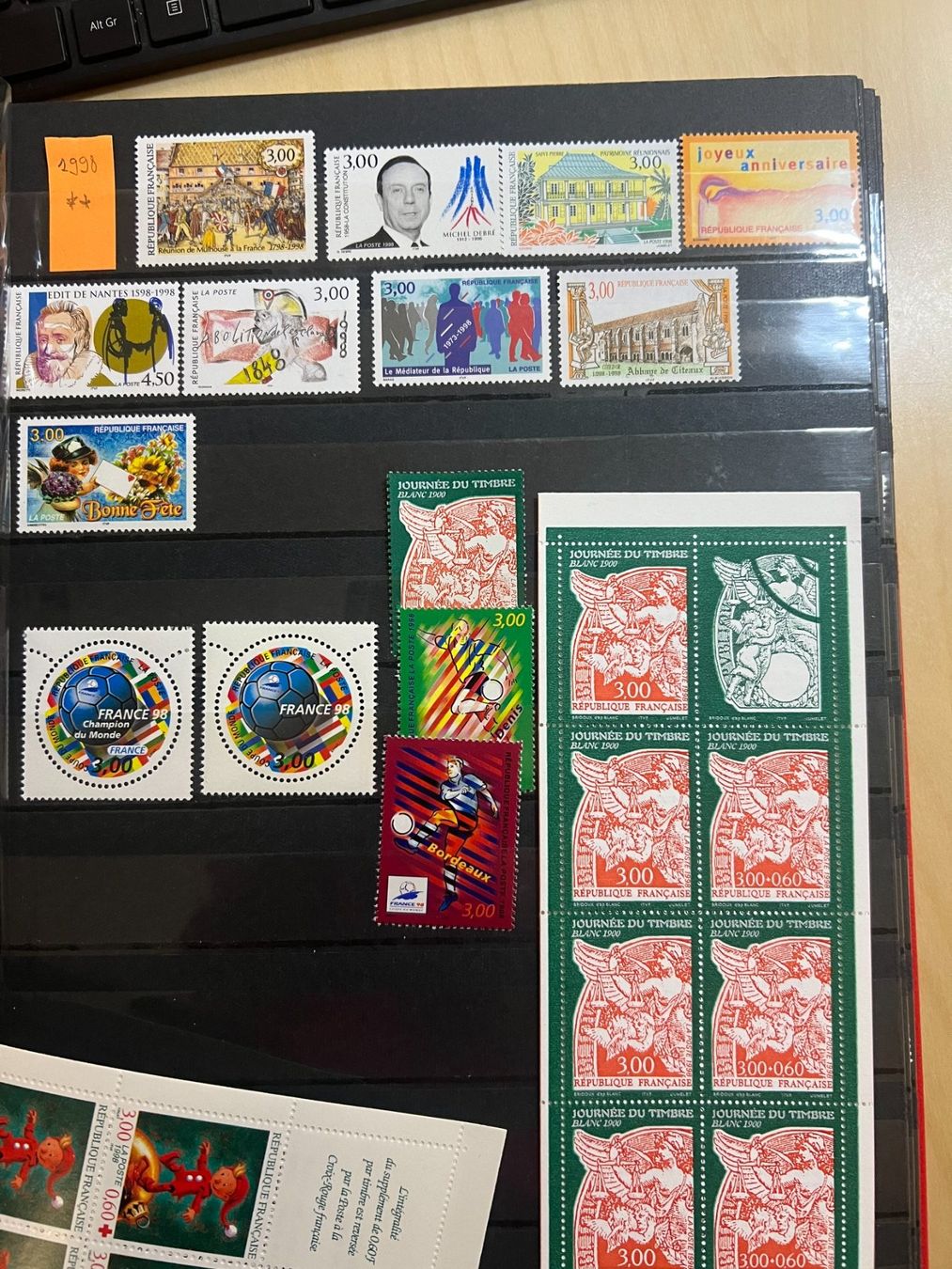 Tutti i francobolli: () Lot timbres neufs 1998** – Usato da Lausanne venduto da ffhoud 1