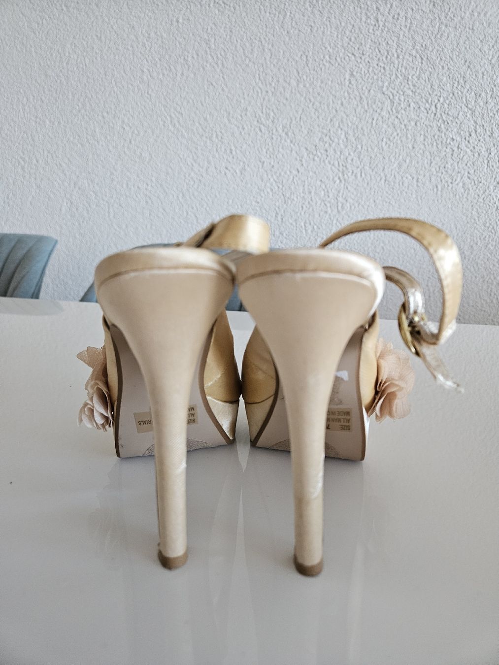Scarpe da donna: Elegante, romantische Sandalen – Nuovo (secondo la descrizione) da Luzern venduto da J.Co 2