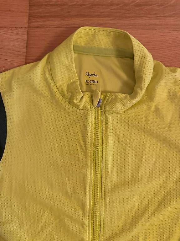Giacche: Rapha, like new, Size XXS, original Price 120? – Usato da Zürich venduto da den_c99g 2