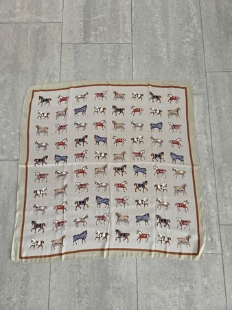 Schönes Foulard, Tuch