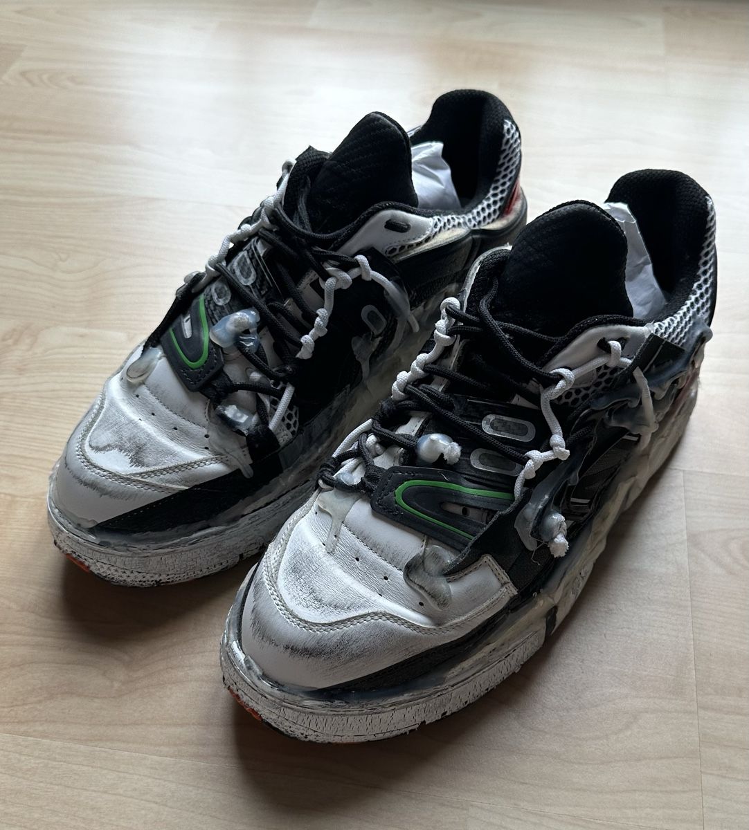 Maison Margiela Scarpe da uomo: Maison Margiela Fusion Glue Sneaker – Nuovo (secondo la descrizione) da grenchen venduto da Vykon