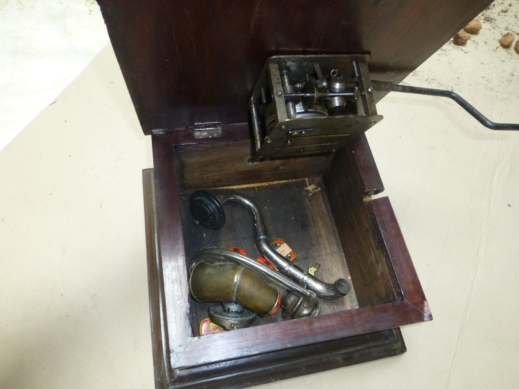 Thorens Giradischi: Trichtergrammophon Thorens  mit Antrieb  Model 533 – Usato da Ricketwil/ Winterthur venduto da samichlaus1234 4