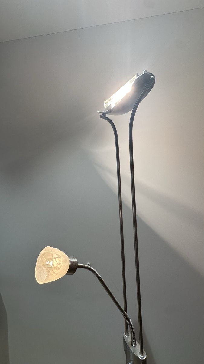 Lampade: Stehlampe mit 2 Lichtquellen (beide dimmbar) – Usato da Zürich venduto da alenam12 1