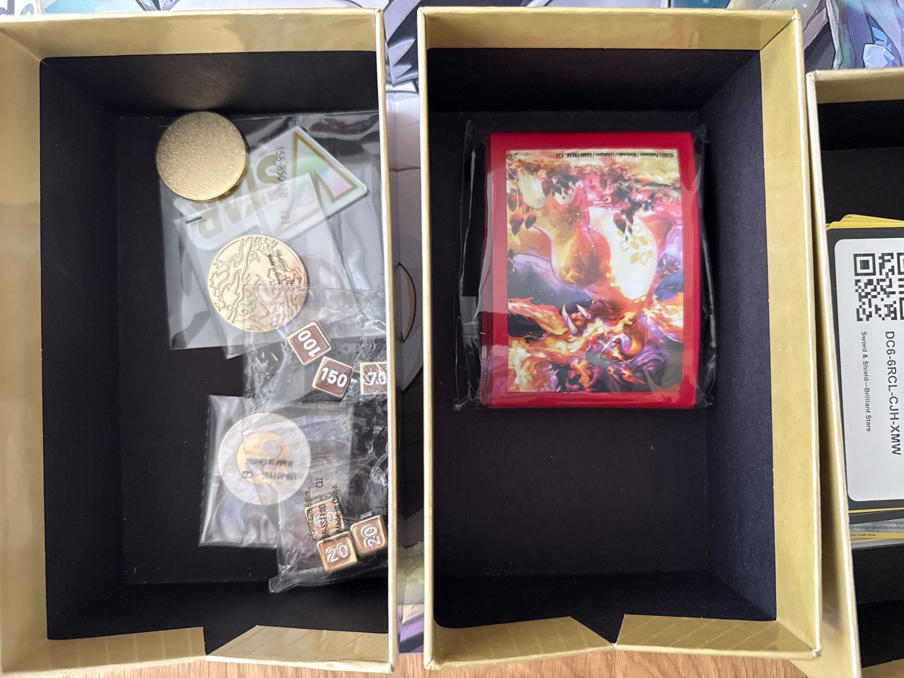 Pokémon Carte collezionabili: UPC Charizard Ultra Premium Collection Box EN geöffnet 4 – Nuovo (secondo la descrizione) da Niederweningen venduto da rimicanardo 2