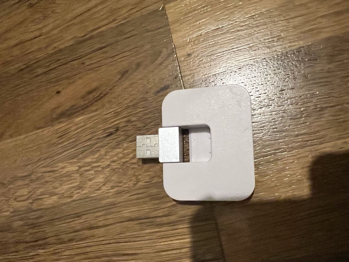 Laufwerke & Adapter: USB Stecker (1 outlet zu 4 outlets) – Gebraucht aus Freidorf TG von sarotiko 4