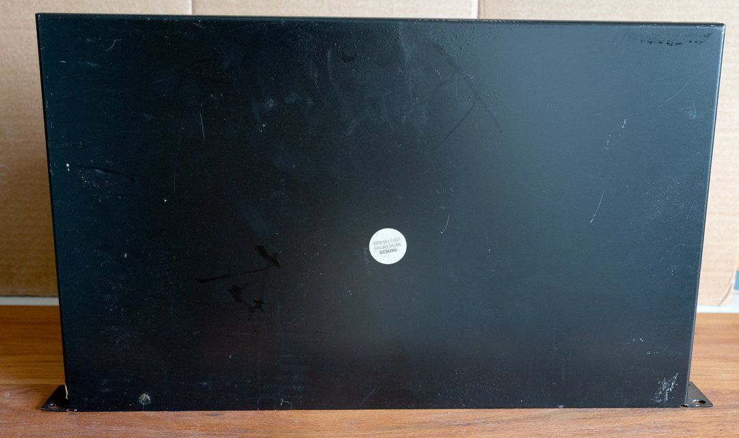 Strumenti musicali: Music effects rack shelf, metal. – Usato da Zürich venduto da AuctionAlan 2