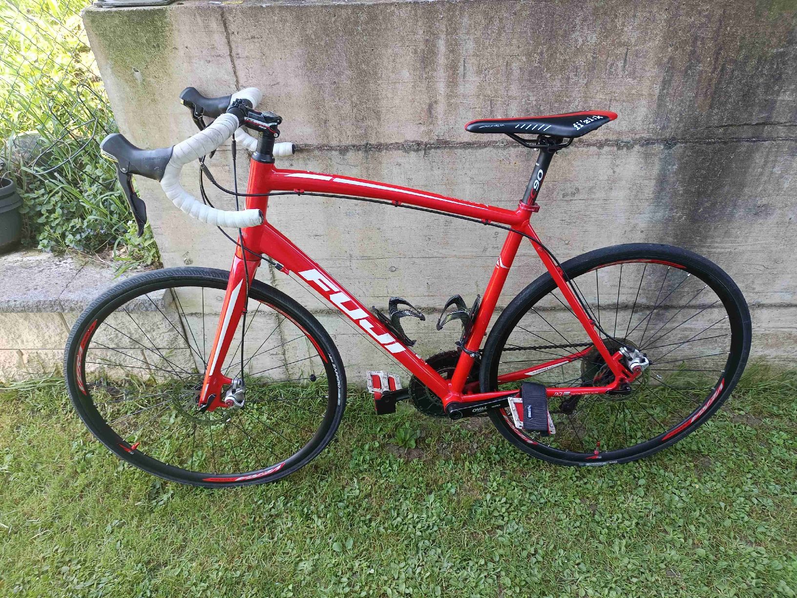 Fuji Vélos: Vélo de route Fuji rouge – D'occasion à Niederbipp par Djojoladouille