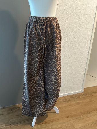 Sommerhosen mit Leopardenmuster von Asos Desing