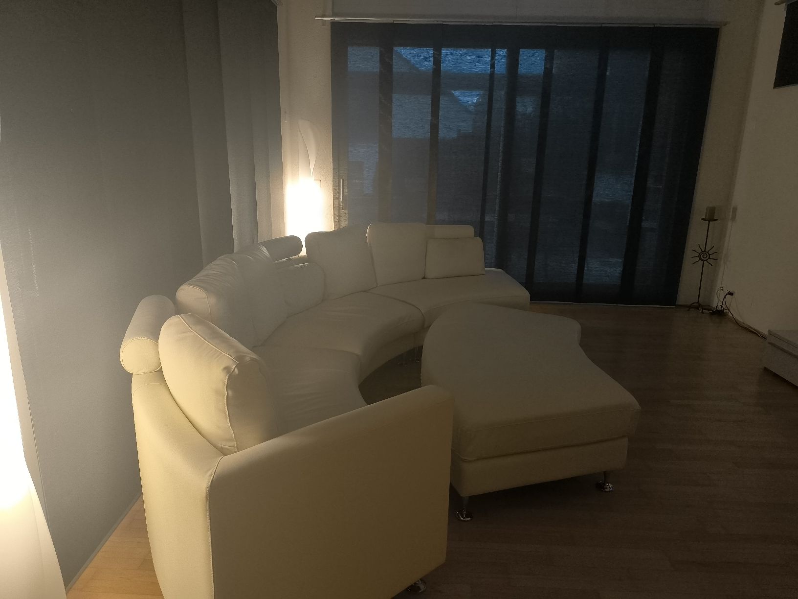 Beliani Divani: 7-Sitzer Sofa beige halbrund mit Ottomane ROTUNDE – Usato da Frick venduto da Paperboy_1 1