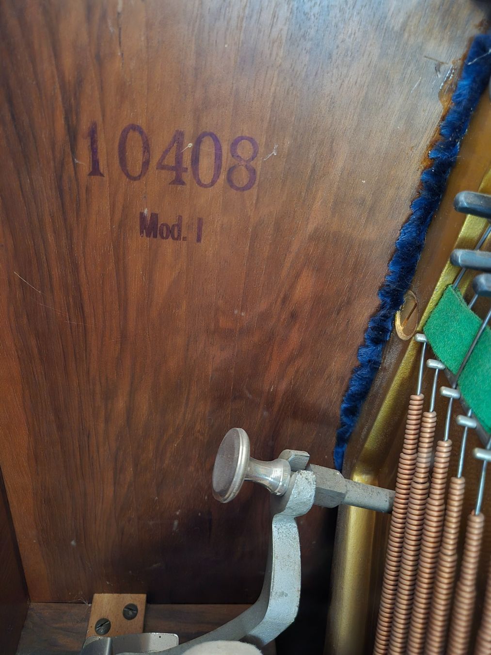 Instruments de musique: Klavier mit Hocker Sabel Krommpholz Bern – D'occasion à Innerberg par barbarawidmer 8