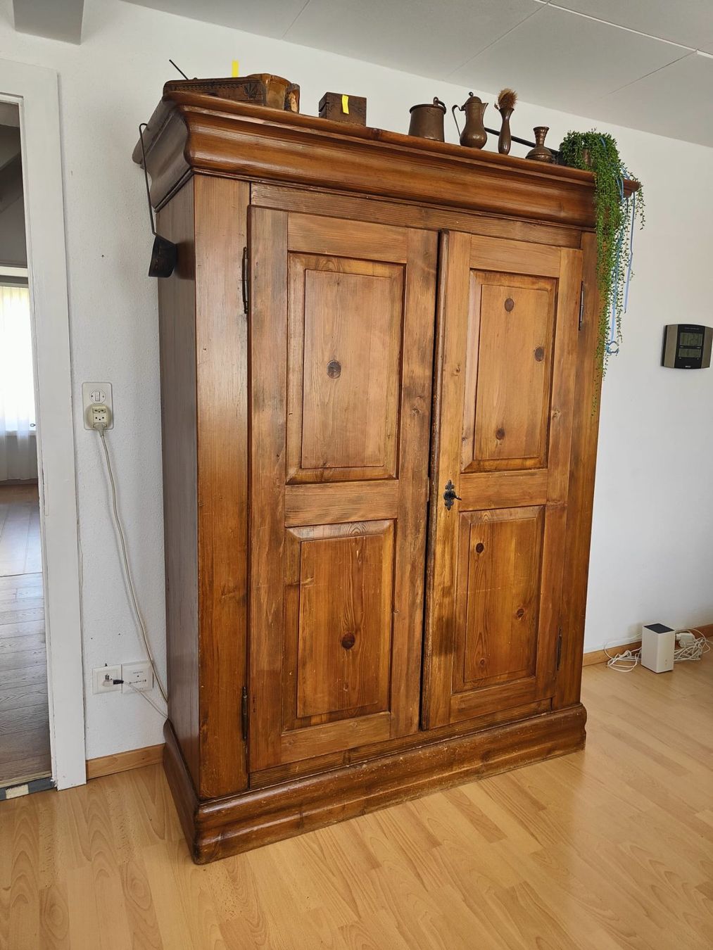 Armadi: Schrank antik – Usato da Zürich venduto da sel_wnt5 1