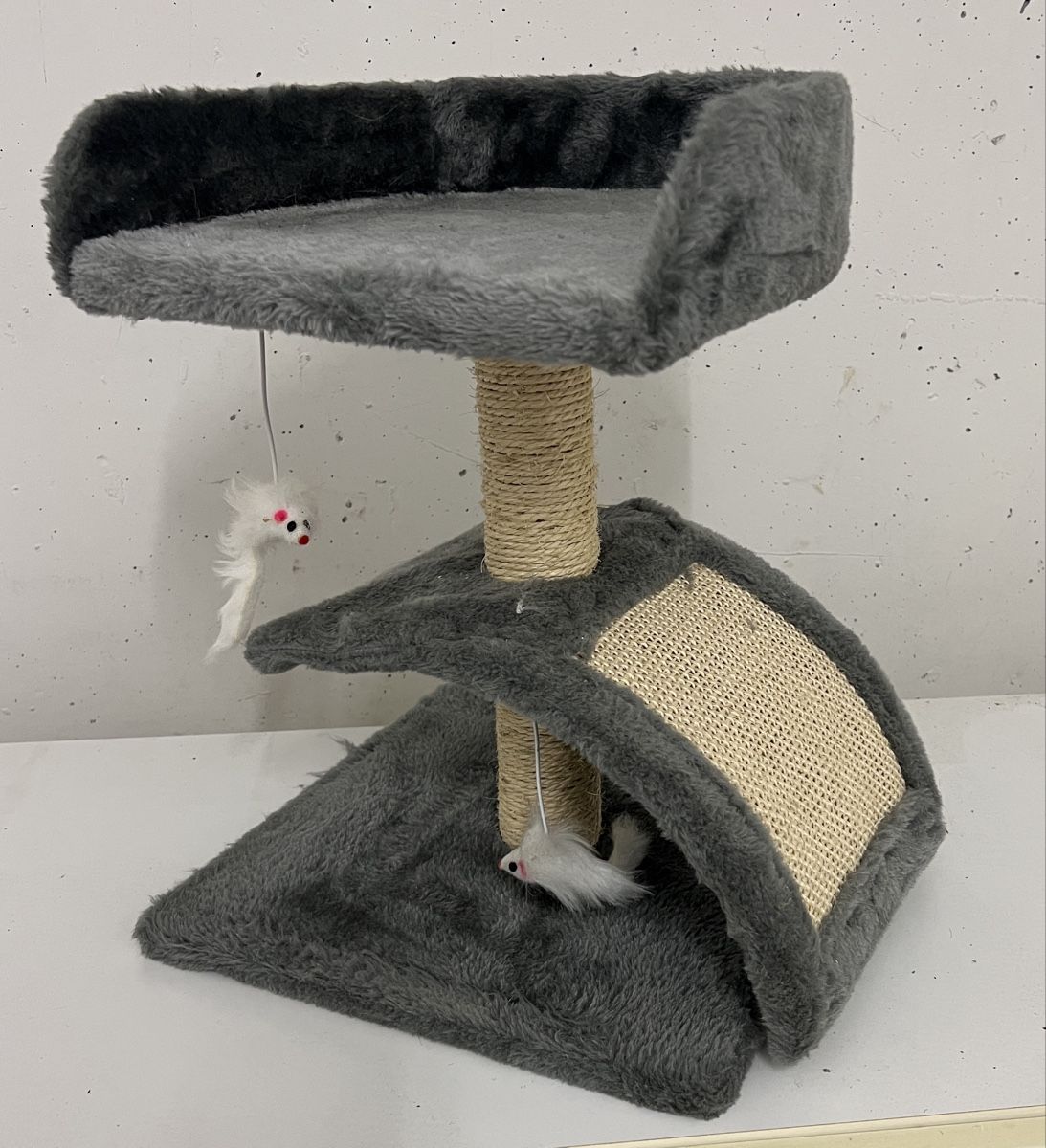 Katzenbaum - Kratzbaum: Kleiner Katzenbaum  – Gebraucht aus Büttikon AG von Jahacymipa.01