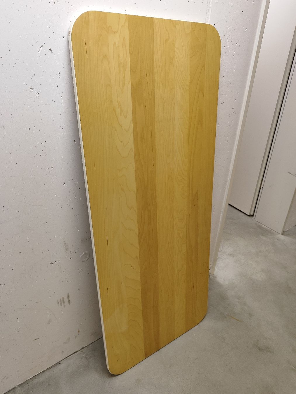 Scrivanie: Ikea Tisch Bekant 140x60cm – Usato da Illnau venduto da iwo_jyy5 5
