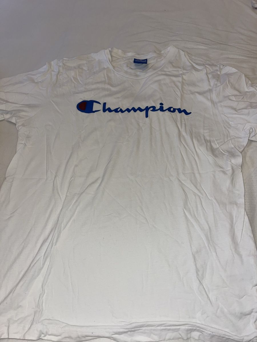 Champion T-shirt: Champion tshirt – Usato da Pully venduto da ari_78pk 1