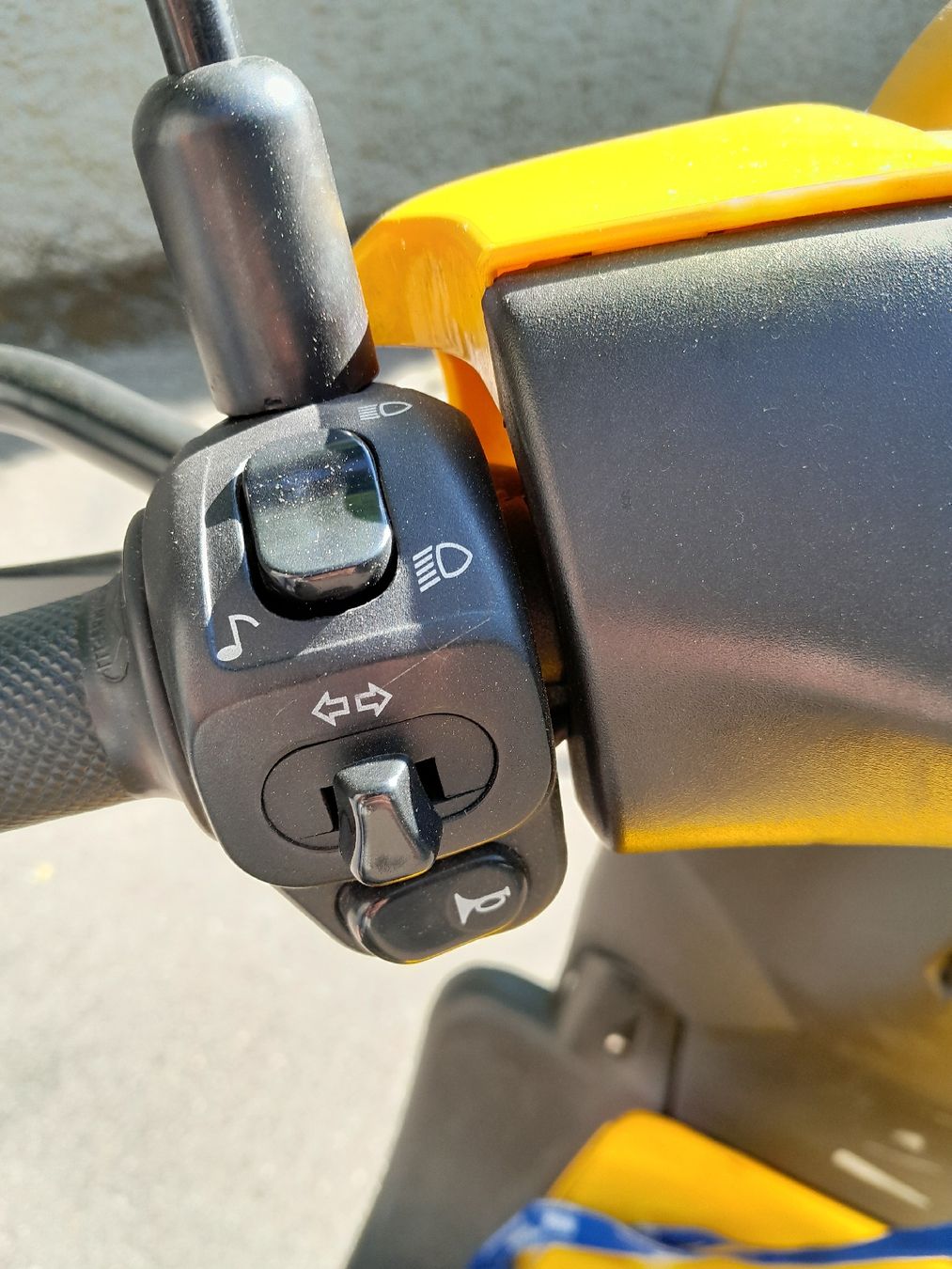 Strada: Elektroroller Oxygen OX5 gelb - ex Post – Usato da Langnau am Albis venduto da beat-weber 4