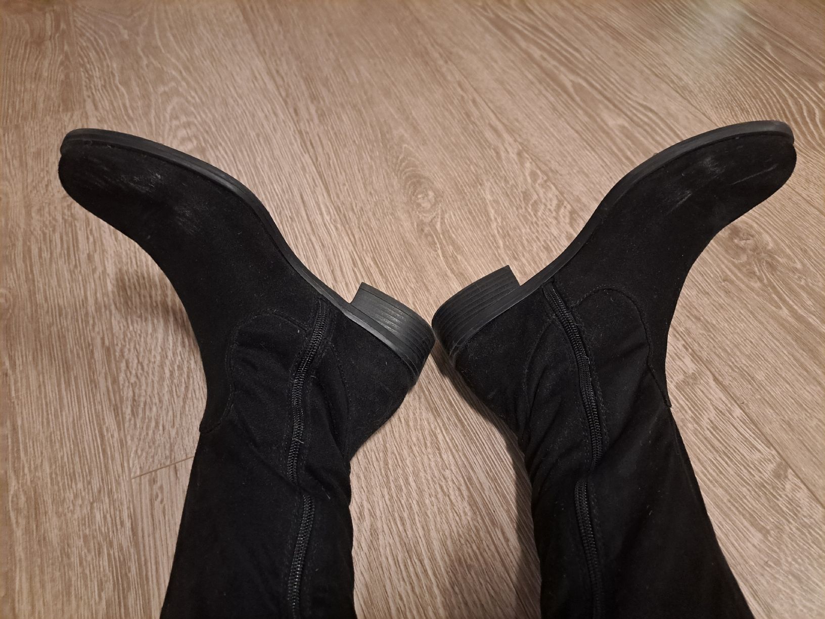 Damenschuhe: Schwarze Overknee Stiefel Gr. 38 – Gebraucht aus Wetzikon ZH von secondhandsfashion 2