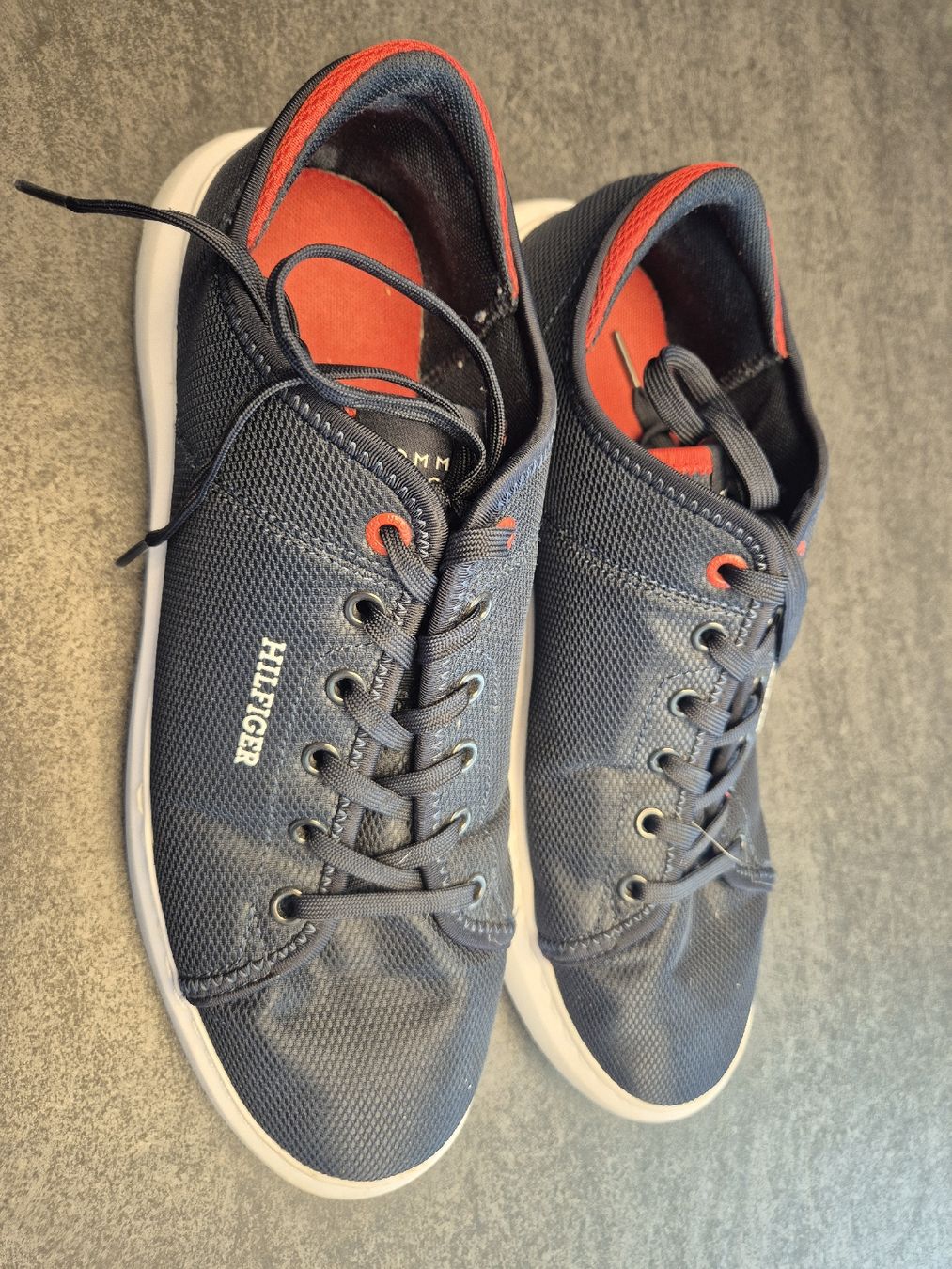 Tommy Hilfiger Scarpe da uomo: Tommy Hilfiger Sneaker Gr. 44 – Usato da Ebikon venduto da Familiekunterbunt