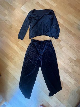 Schwarzes Samt-Set  Hose & Oberteil